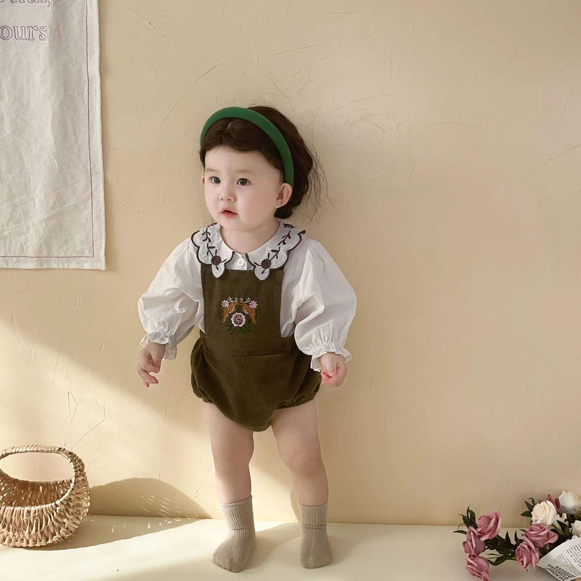 

Baby Clothing 2024 Spring and Autumn Embroidered Small Lapel Shirt Suspenders Pants Casual Simple Sweet Kids Two-piece Set