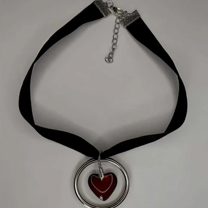 Gothic Sweet Cool Red Love Heart Pendant Velvet Necklace Choker For Women 2000s Vintage Y2K Jewelry Decoration