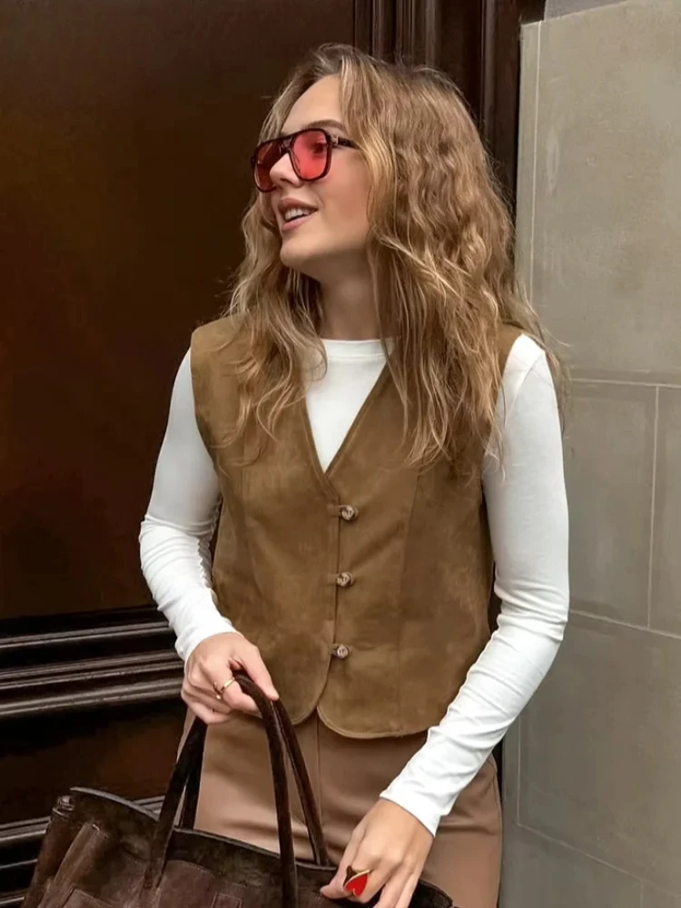 

2026 Fashion Lady Spring Commute Outerwear New Solid Sleeveless Short Vest Women Casual V-neck Single Breasted Loose Waistcoat