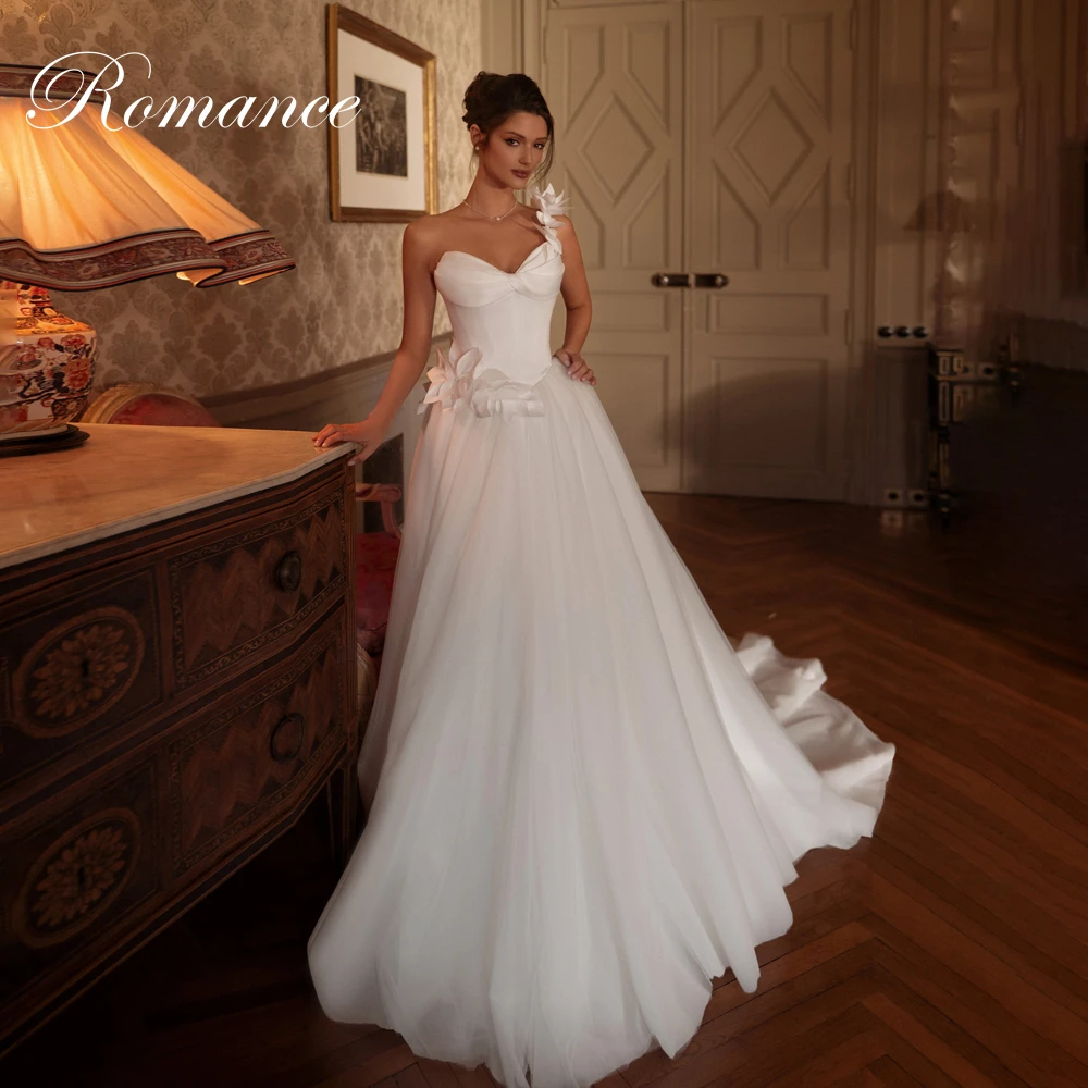 Abito da sposa classico a pieghe con fiori a trapezio 2026 Sweetheart senza maniche con una spalla aperta sul retro Tulle Abiti da sposa personalizzati