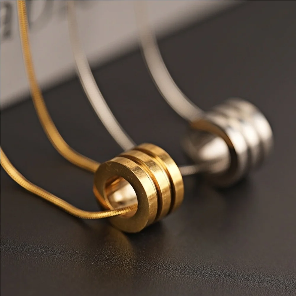 Schlichtes Design, zylindrische Form, Anhänger-Halskette, Retro-Stil für Männer, goldfarbene Edelstahl-Schlangenkette, Schmuck, Hip-Hop-Accessoires – Detail 5