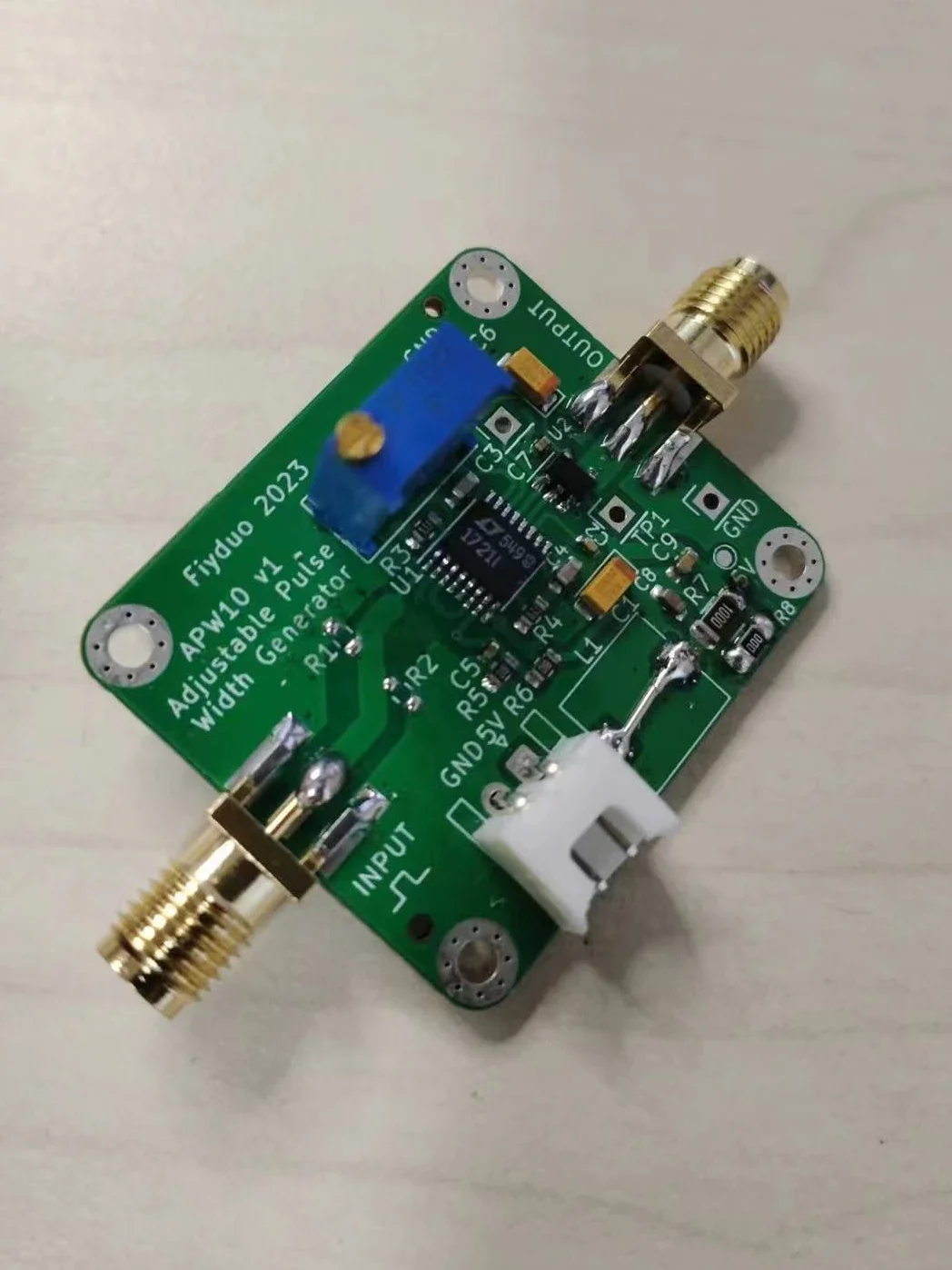External Triggering of In-phase Nanosecond Level Adjustable Pulse Width Pulse Generator
