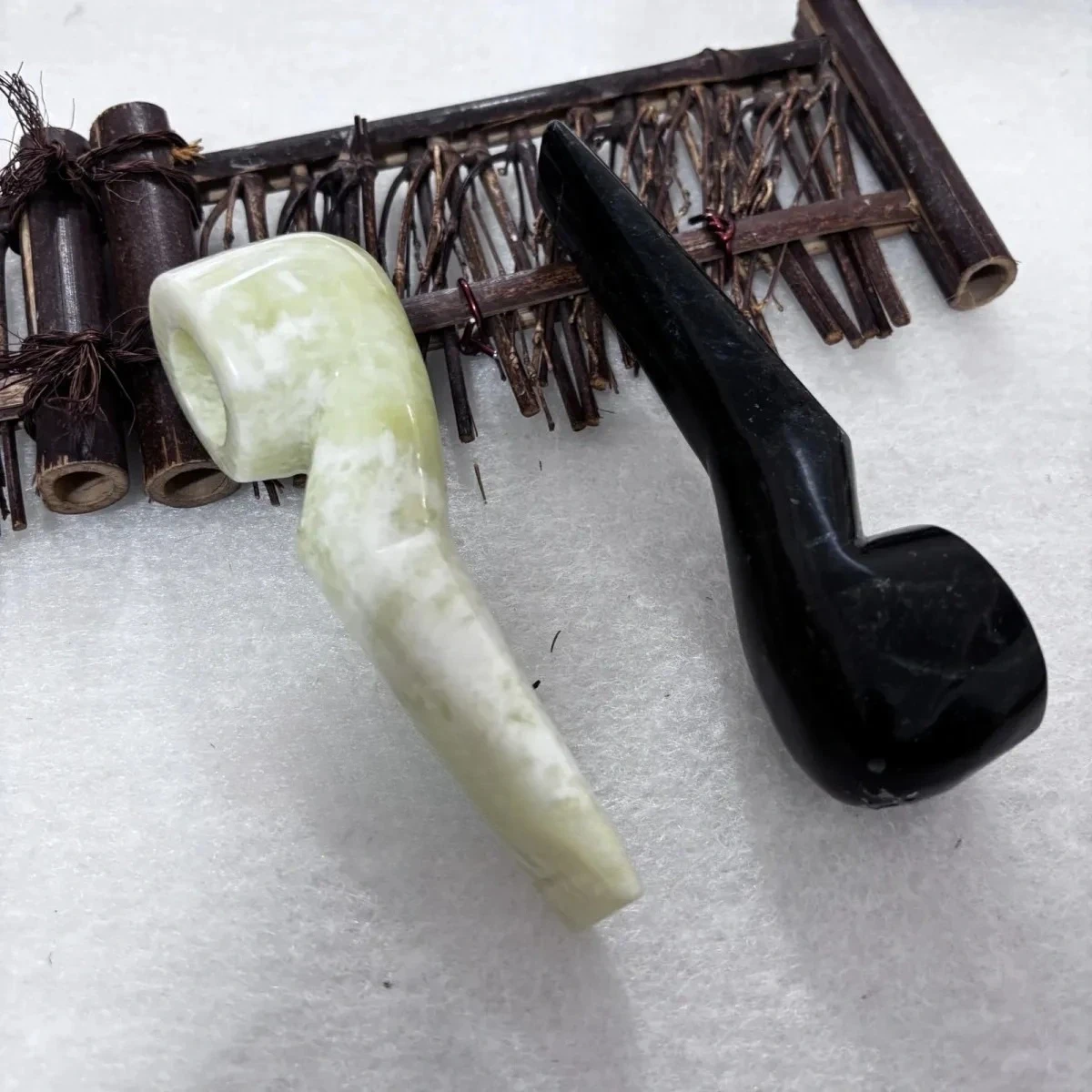 

China Natural Hsiuyen Jade Carving Old Tobacco Pipe Men Healthy Cigarette Holder