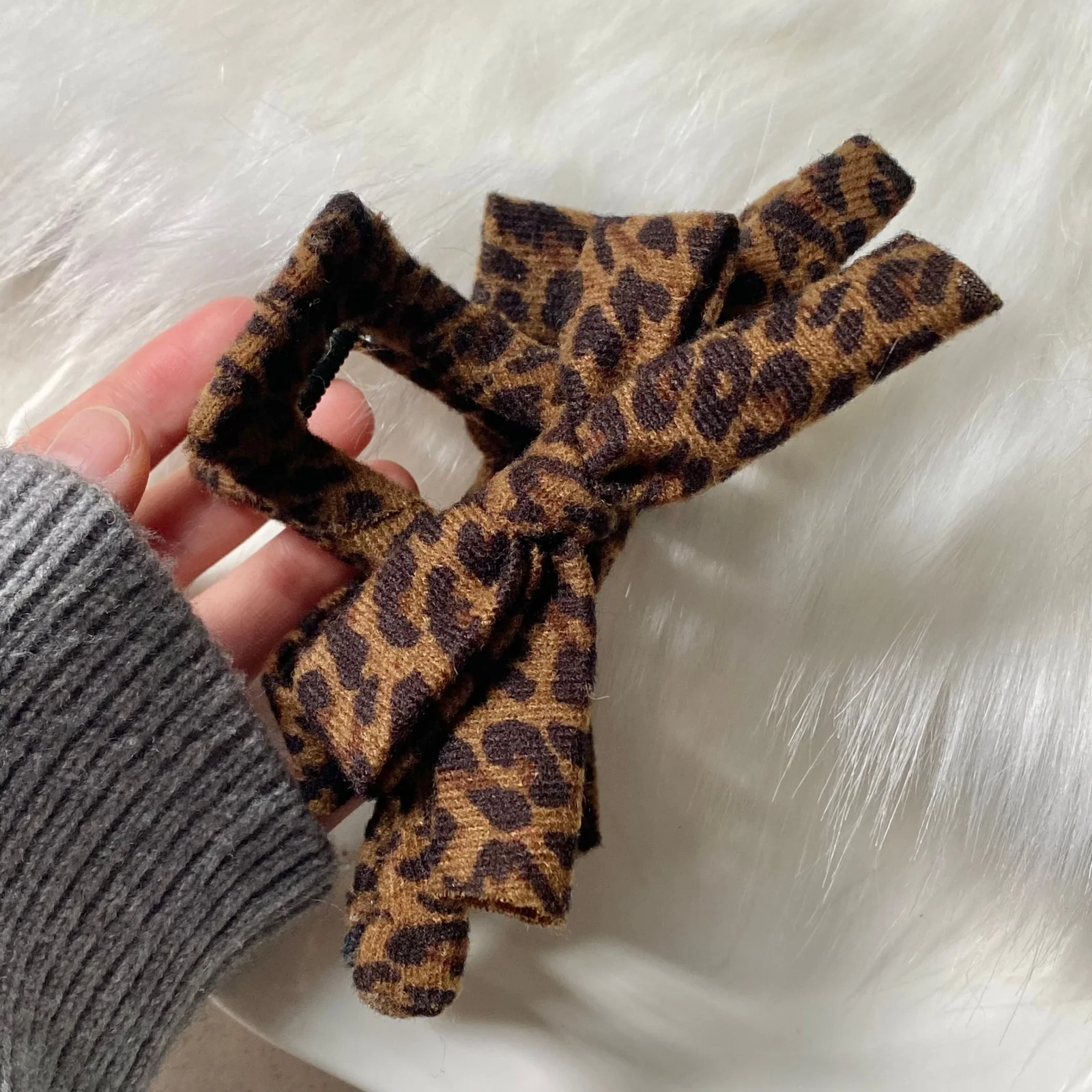 Clip de garra con lazo de tela envuelto a mano, estampado de leopardo Retro, moda de otoño e invierno, estilo coreano y japonés, dinero viejo V, 1 ud.