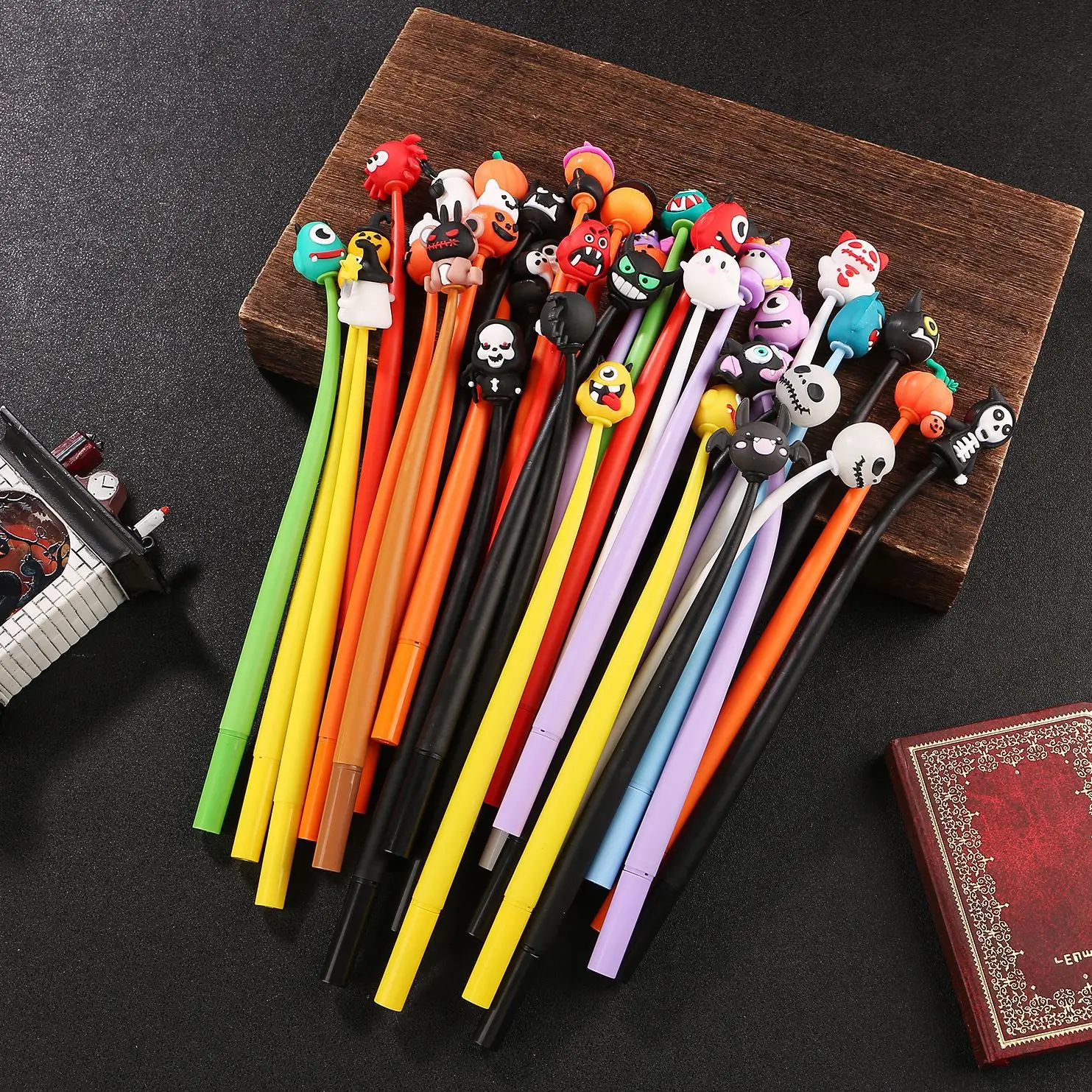 

Gewensi 50Pcs/Lot Creative Halloween Series Shaking Gel Pen Monster Devil Ghost Fountain Pen Student School Stationery Wholesale