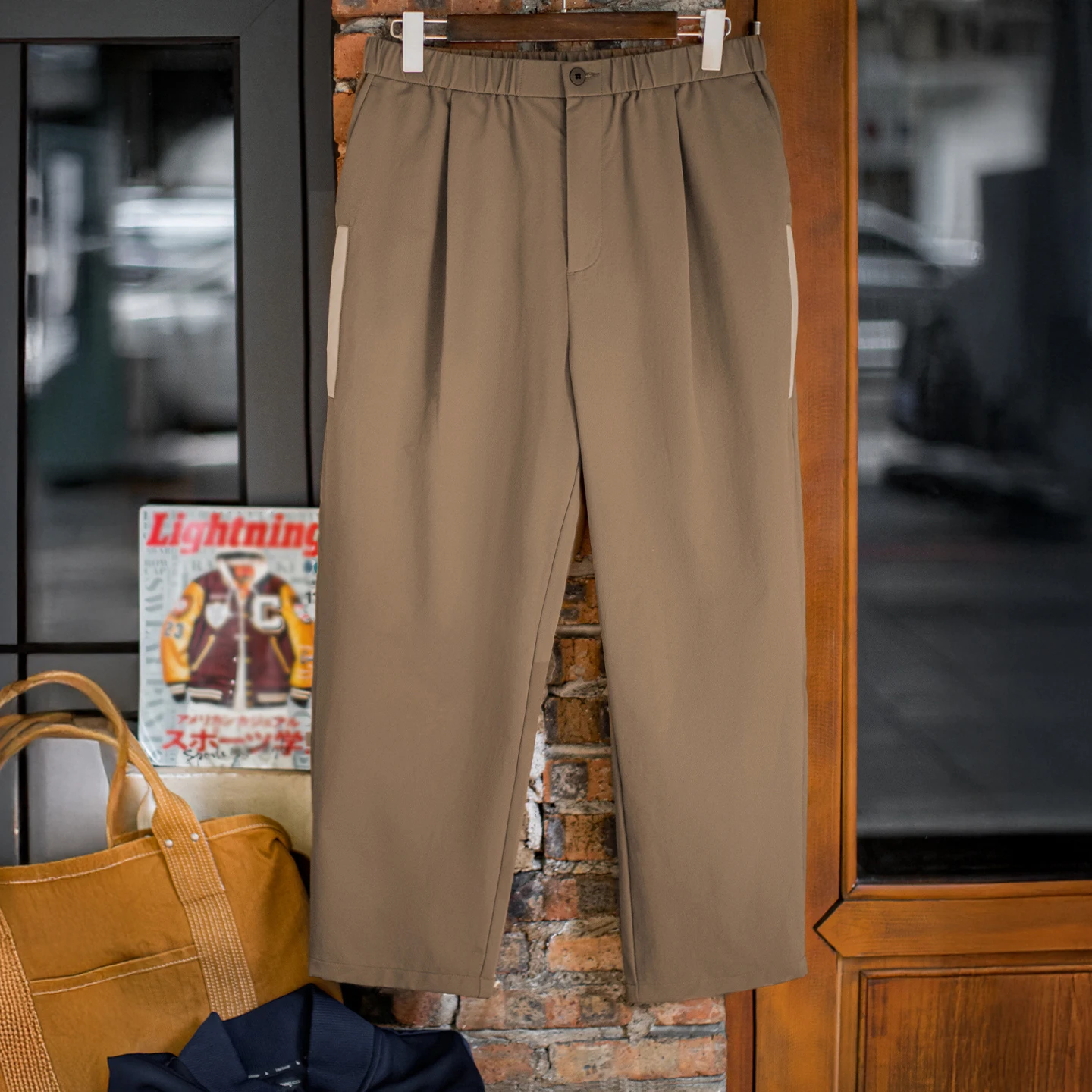 Maden Vintage ligero caqui pantalones casuales pantalones largos cónicos cintura elástica pantalones resistentes a las arrugas para hombres desplazamientos de otoño