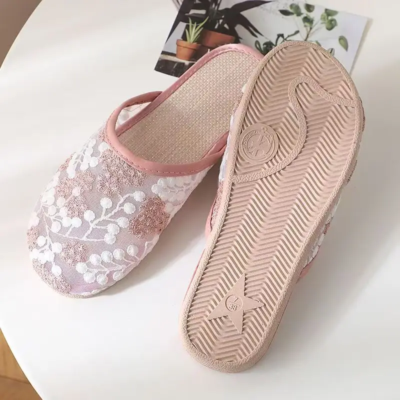 شباشب أغطية رأس مطرزة عصرية، مضادة للانزلاق، مقاومة للاهتراء، مزيلة للروائح الكريهة، ماصة للعرق، صنادل جميلة وغير رسمية