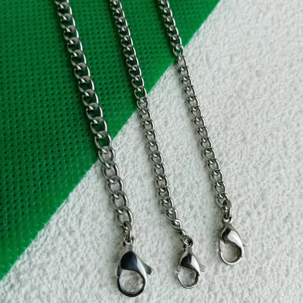

3.4mm/4.2mm pure titanium O-chain, lightweight, waterproof and non fading