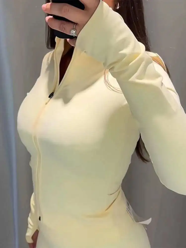 

Желтые тонкие куртки и шорты, женские комплекты с воротником-стойкой и длинными рукавами на молнии, бесшовные костюмы на бедрах, 2024, летние костюмы для спортзала, йоги