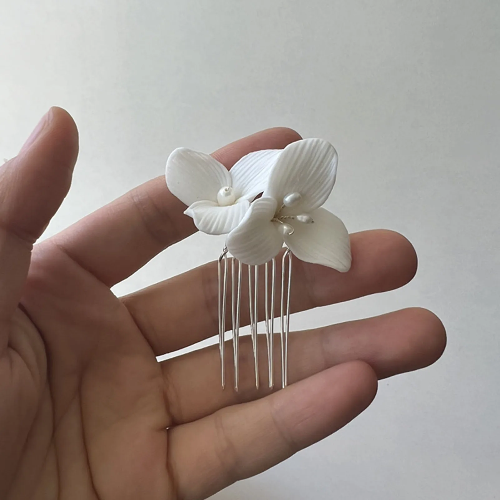 Korean Fashion Pearl Hair Combs Handmade Hairpins and Clips for Women Girls Bride Wedding Hair Styling Jewelry Accessories