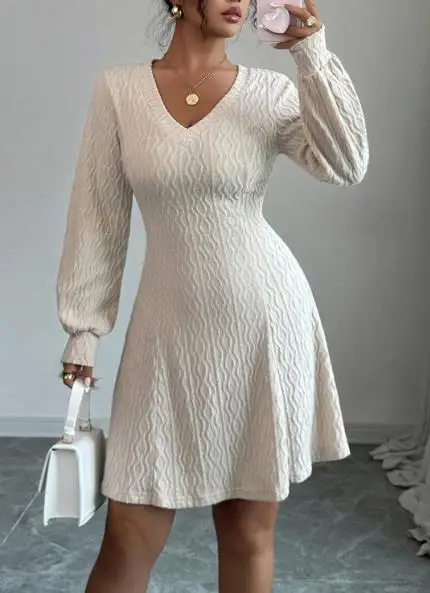 

Spring and Autumn Solid Color V-Neck Long Sleeve Dress for Women, Elegant and Sexy, Drawback Lantern Sleeve A-Line Dress