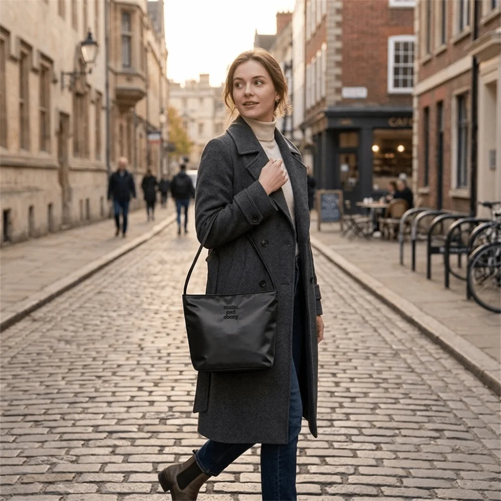 Fashion Oxford Shoulder Bag Large Capacity Embroidered Letters Tote Bag Commuting Waterproof Bucket Bag Girl