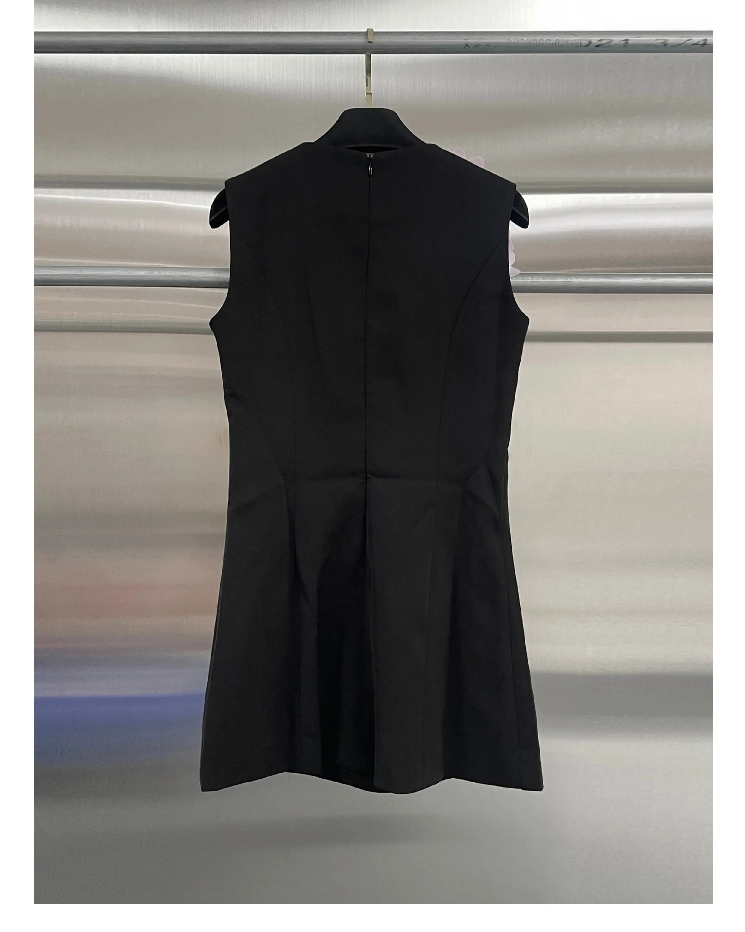 Sukienka na przyjęcie \"New Arrival\", designerska, seksowna, bez rękawów, w kwiaty, klubowa, wieczorowa, na studniówkę, elegancka, krótka, na urodziny, do pokazów.