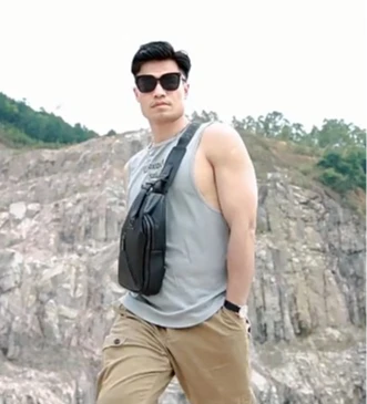 

Real leather chest bag business litchi grain diagonal span bag multi-pocket large capacity chest travel shoulder bag Advanced