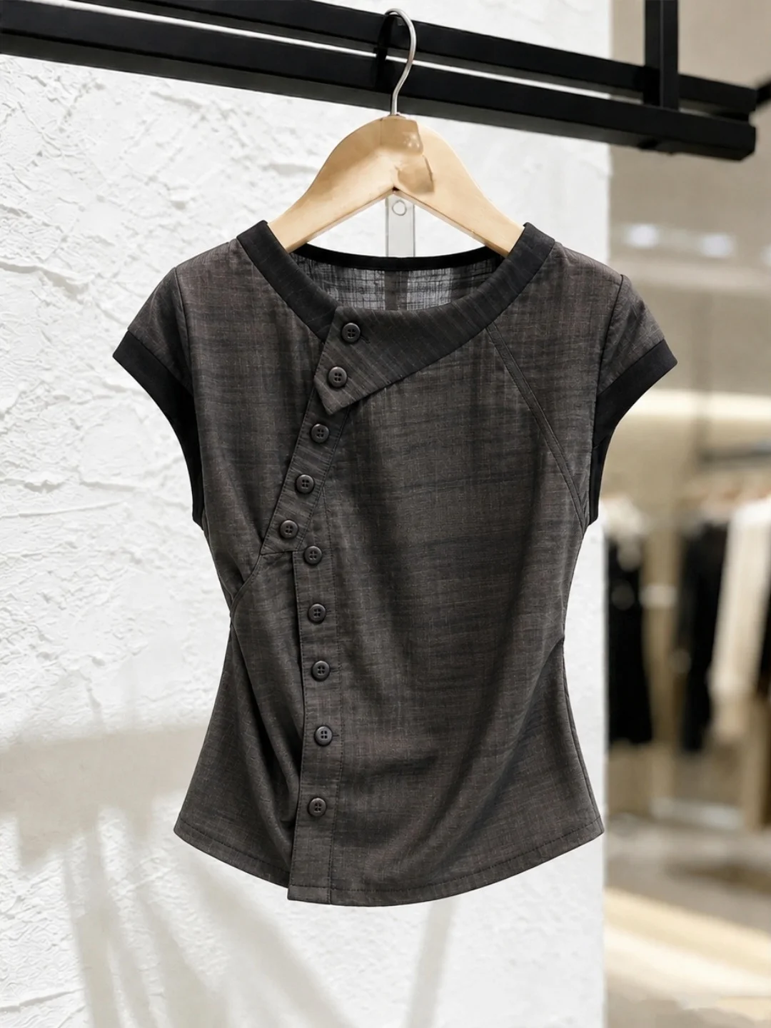 

Slimming Effect Summer Commute Style Short Sleeve Shirt Fashionable Versatile Korean Version Straight Cut Silk Top