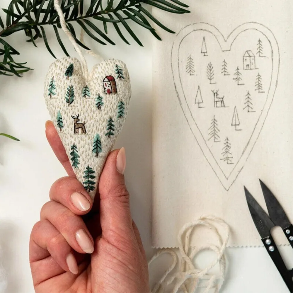 Festival Heart Christmas Embroidery Kit Gifts with Needle and Thread Heart Cross Stitch Kit Material Package
