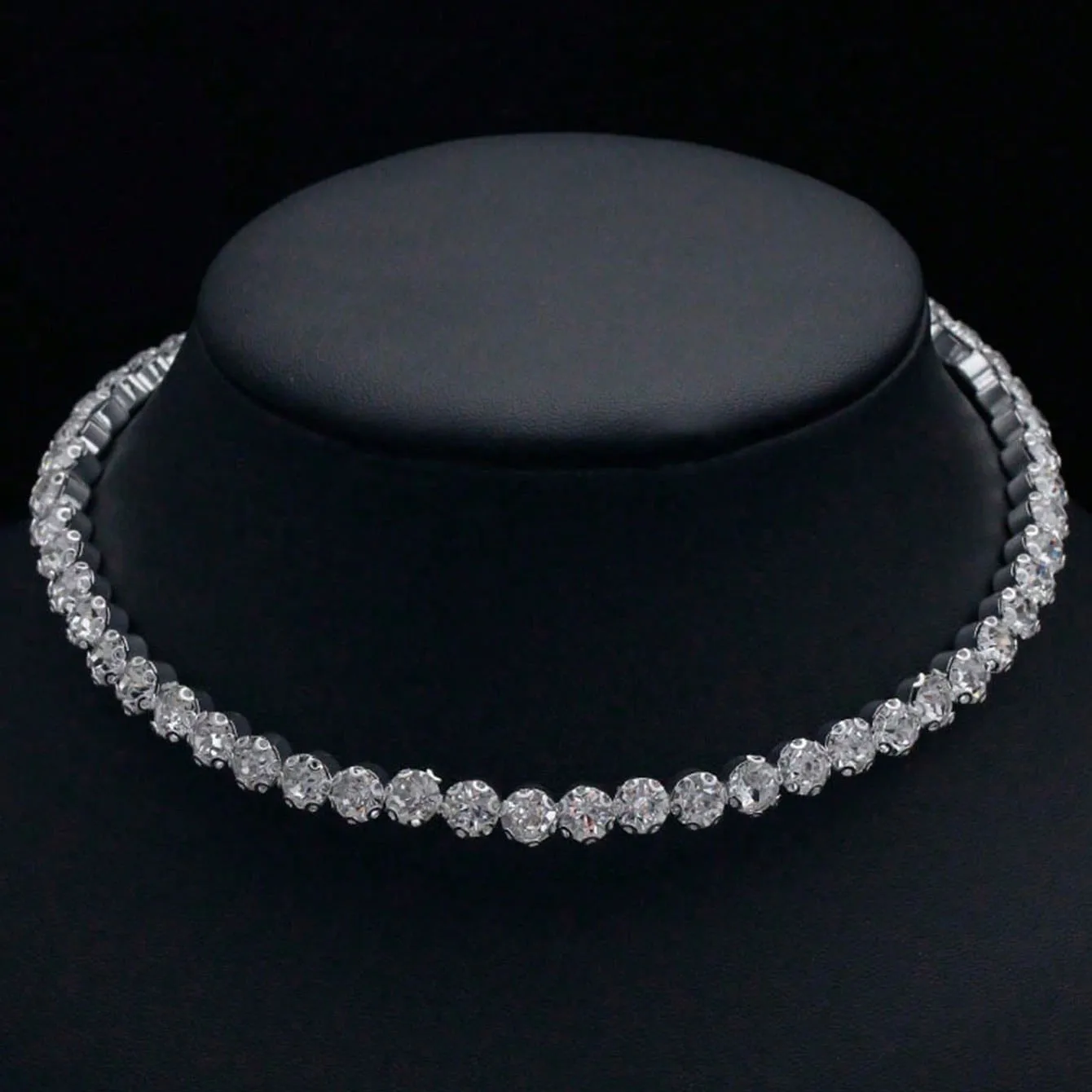 Elegante collar de diamantes de imitación para mujer, joyería brillante de una sola fila, accesorio nupcial perfecto, collar de moda especial