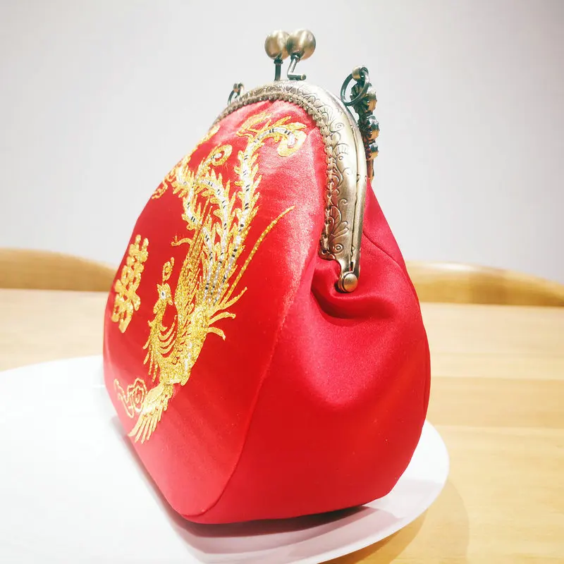 Old Money Lucky Red Kiss Lock Handbags Gold Thread Hand-Embroidered Xi & Phoenix Coin Purse For Wedding Honeymoon Accessories