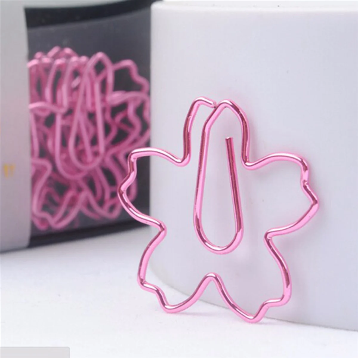 36pcs/Lot TOP QUALITY Plated Pink Paper Clips Paper Needle Bookmark Metal Memo Clip Stationery Cherry Blossoms Box Clips