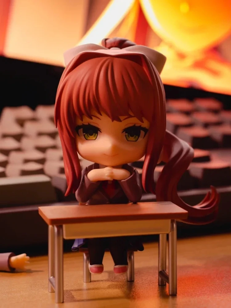 Doki Doki Literature Club Figur Monika Sayori Natsuki Yuri Bewegliche Gelenk-Actionfigur PVC Anime Sammlermodell Schreibtisch-Dekoration