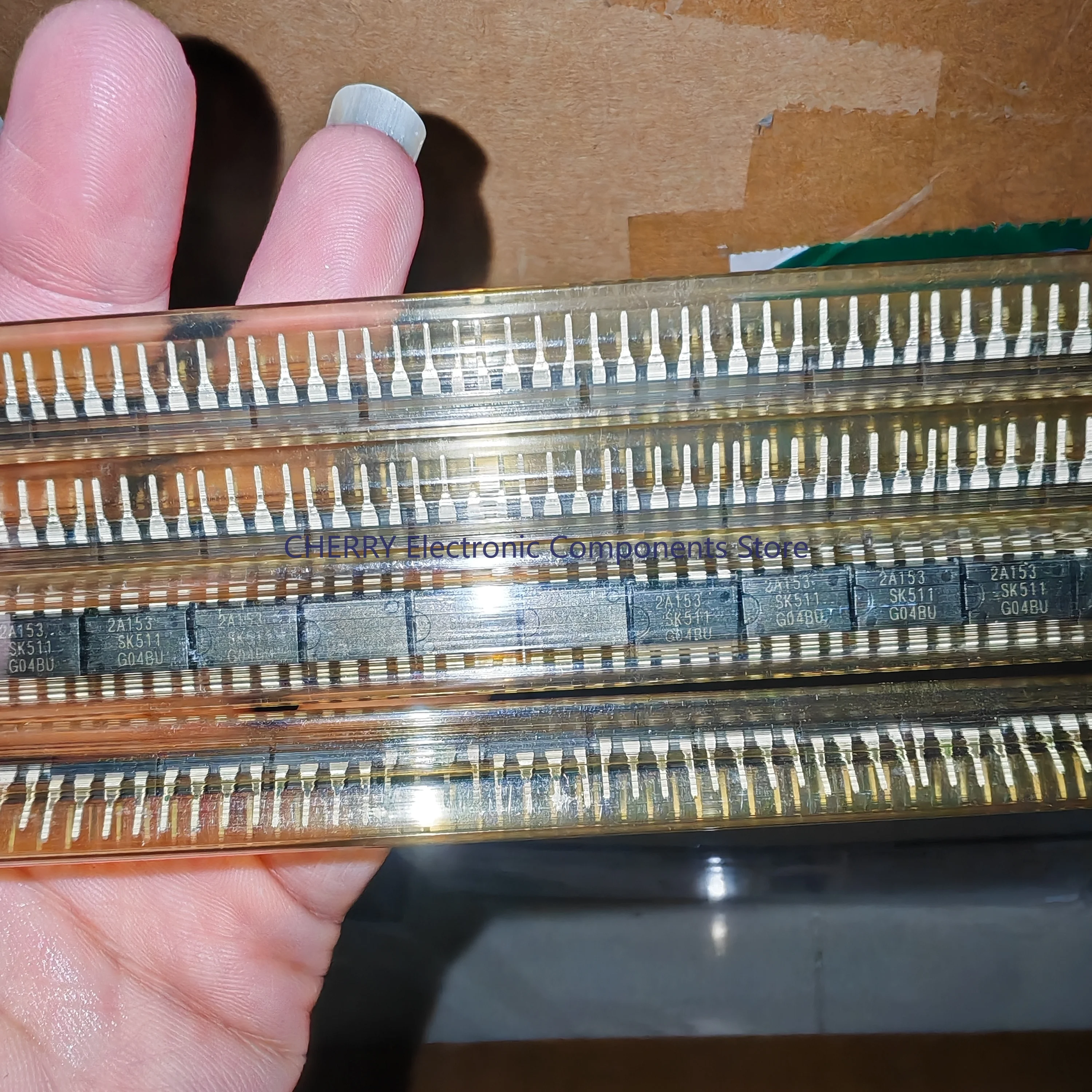 5 PIEZAS 2A153 CD74HCT534E DIP