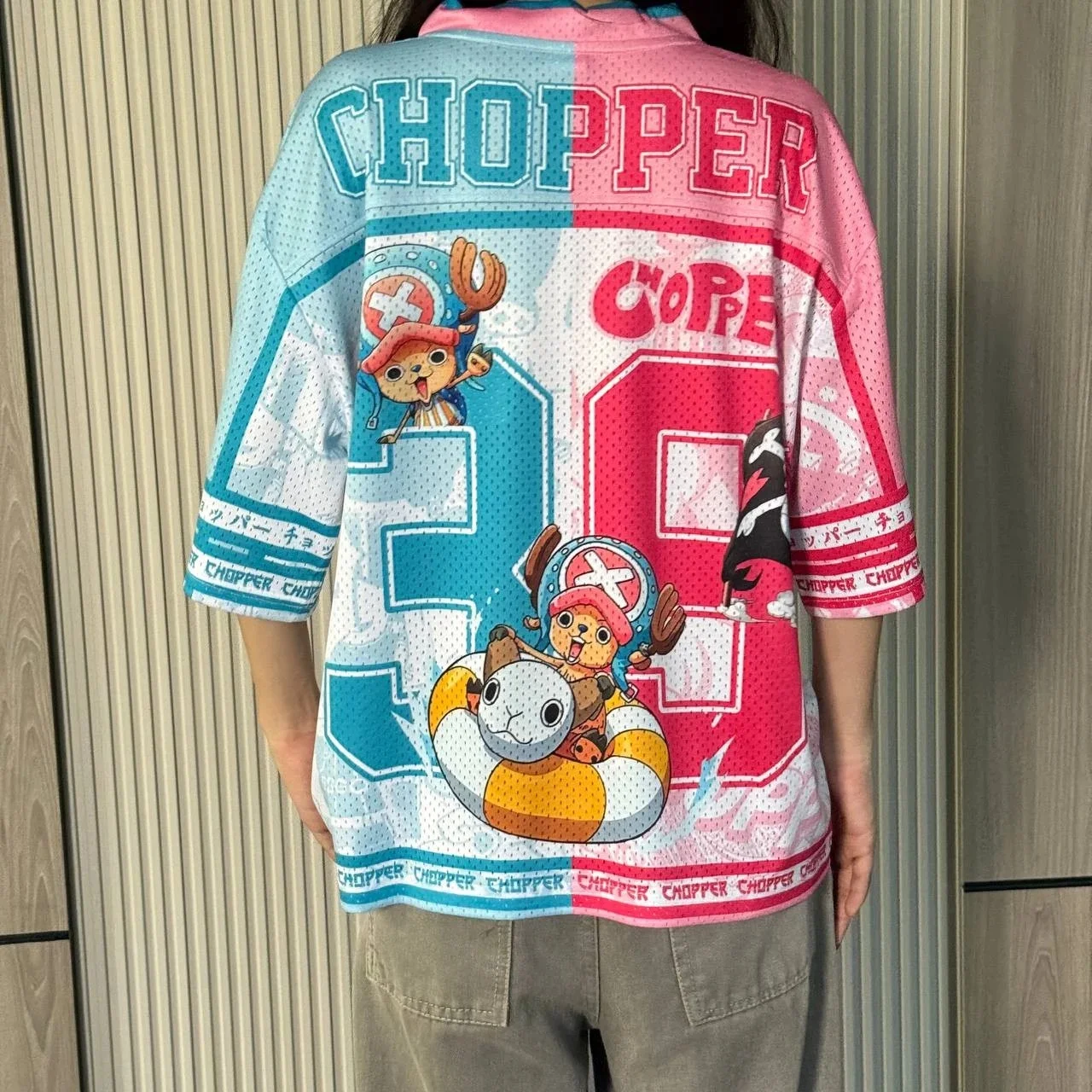 Joba Cartoon 3D-gedruckte Baseballjacke für Herren und Damen, lockerer V-Ausschnitt, atmungsaktives Anime-Mesh, kurze Ärmel – Detail 5
