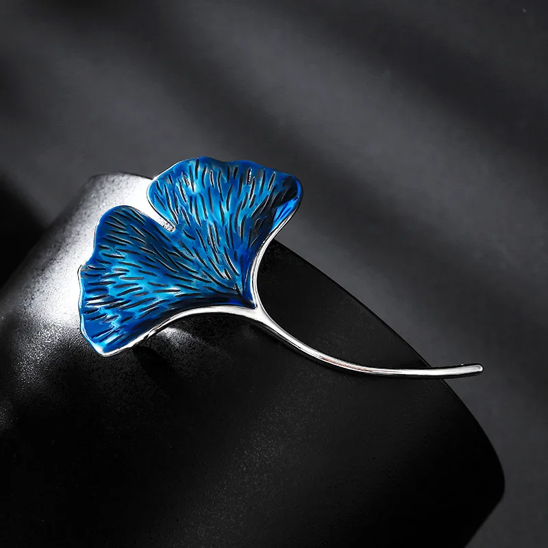 Ginkgo Leaf Brooches Enamel Plant Corsage for Women Girls Suit Collar Clip Clothing Accesories Pins Wedding Party Jewelry Gifts