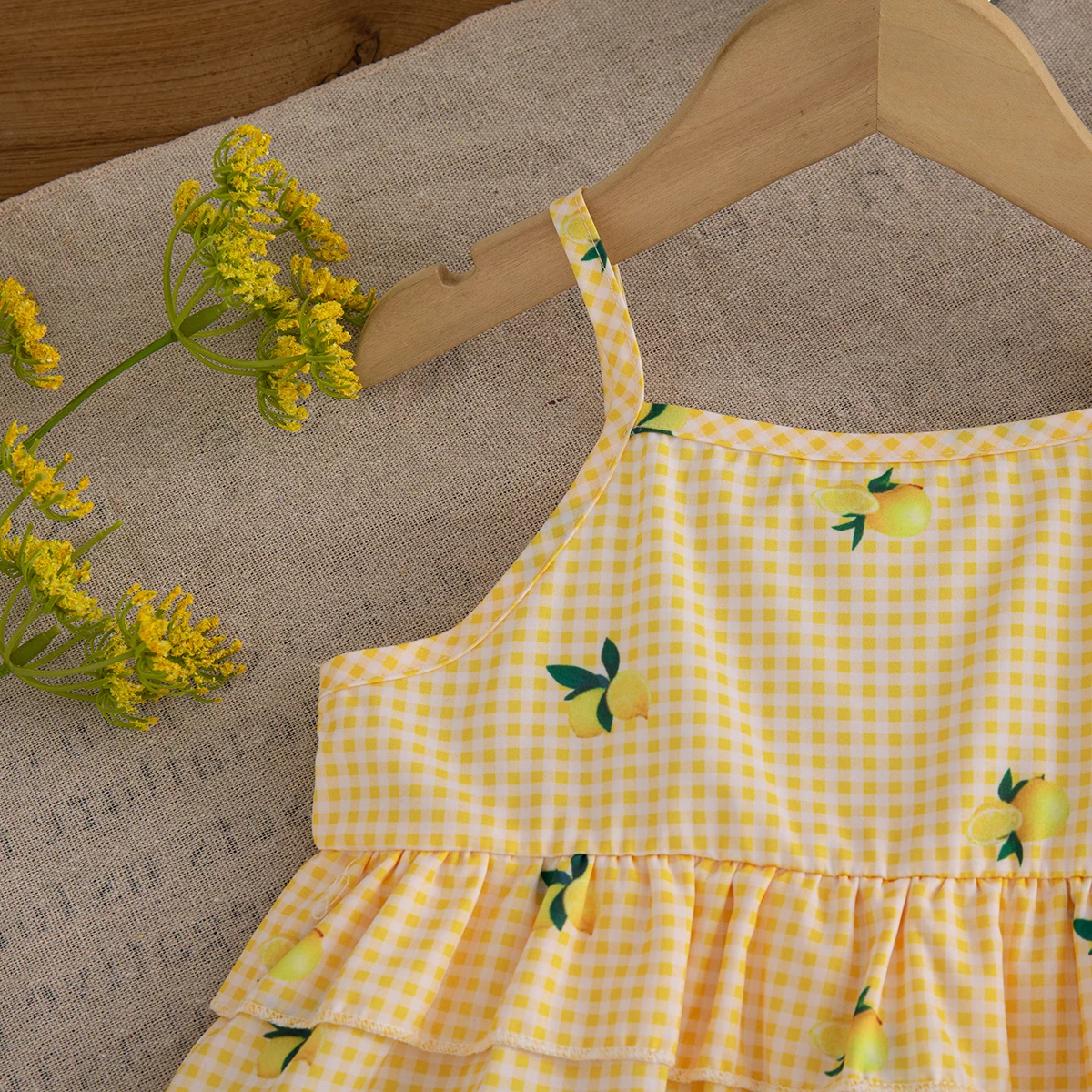Gelb kariertes Zitronen-Set für Kleinkinder, 2-teilig, Hosenträger-Top und Shorts mit elastischem Bund, süßes Sommer-Set für Mädchen, Strand und Reisen – Detail 5