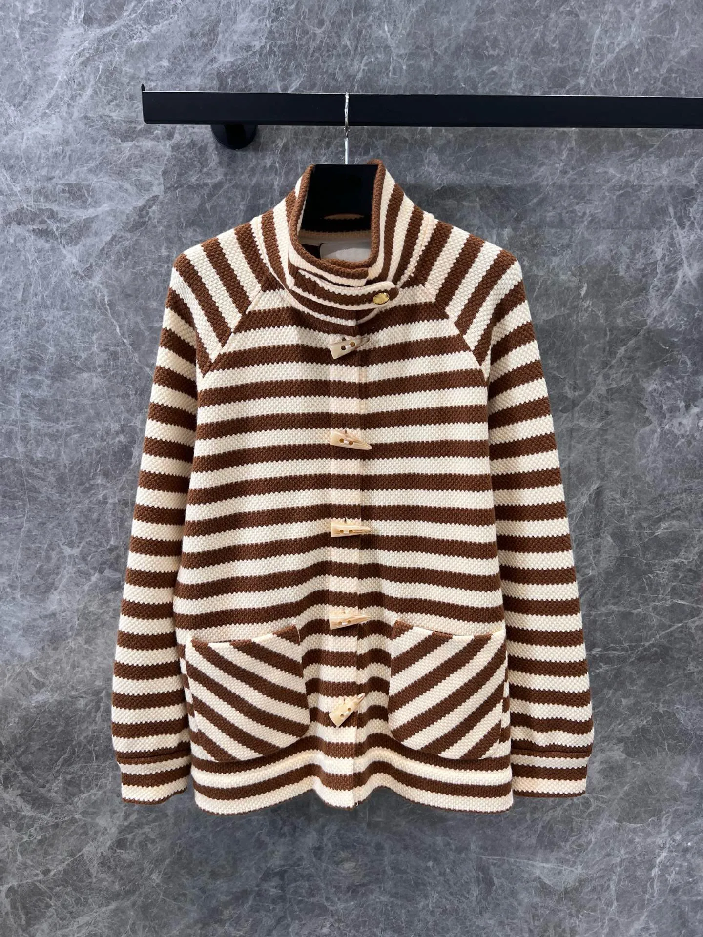 2025 Spring/Summer New Striped Bull Horn Button Stand up Collar Wool Jacket/Women's Knitted Cardigan Loose Fit, Classic Item