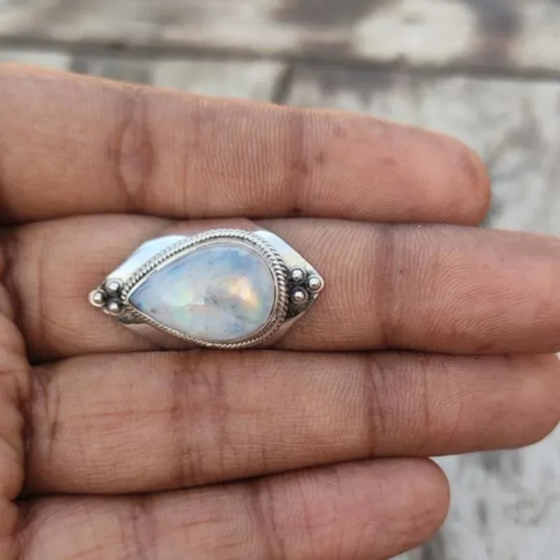 Vintage Ethnic Style Imitation Opal Ring for Women Antique Silver Color Moonstone Rings Fine Jewelry Accessories Girls Gifts