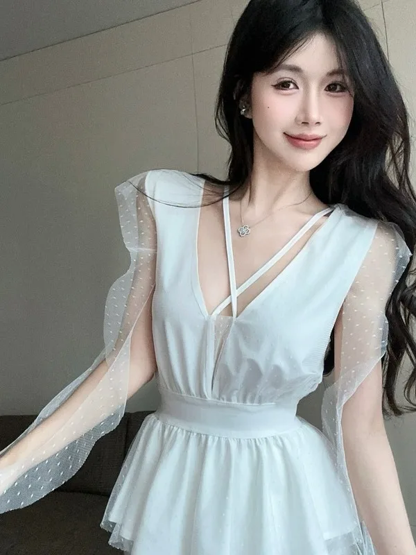 

Fashionable Lace Patchwork Sleeveless V-Neck Cross Strap Women's Top Elegant Design Breathable Polyester Summer Shirt