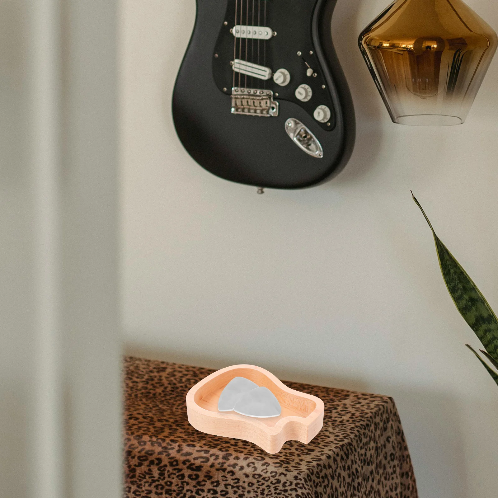 

Creative Guitar-Shaped Wooden Pick Case Light Brown Ideal Gift for Musicians and Jewelers Guitar Guitar
