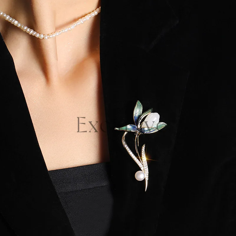 Hetian Jade Magnolia Brooch Female High-end Freshwater Pearl Brooch
