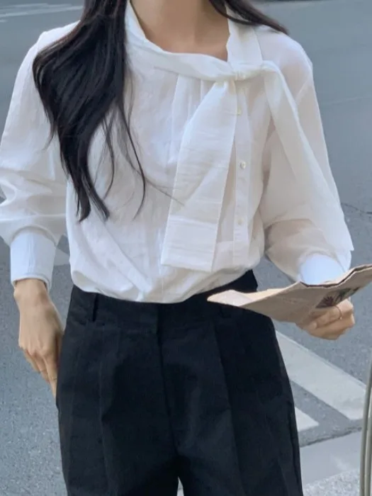 

Chic Early Spring Women's irt Design Collar Slanted Button Versatile Elegance White Long Sve Korean Sle Polyester Fiber