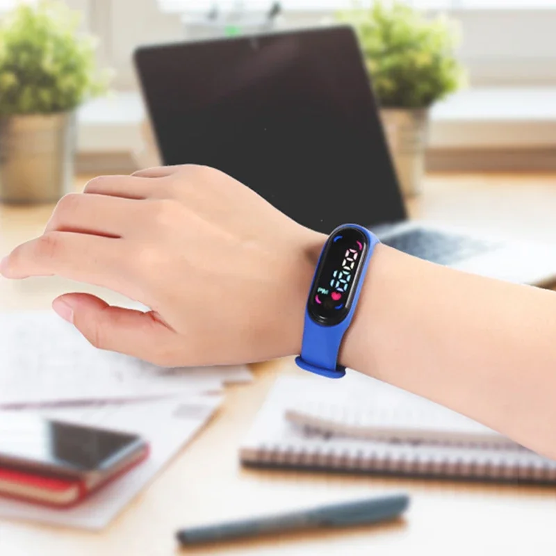 New Children'S Waterproof Sports Smart LED Watch Outdoor Silicone Bracelet Touch Electronic Watch Kids Bracelet Digital Watches