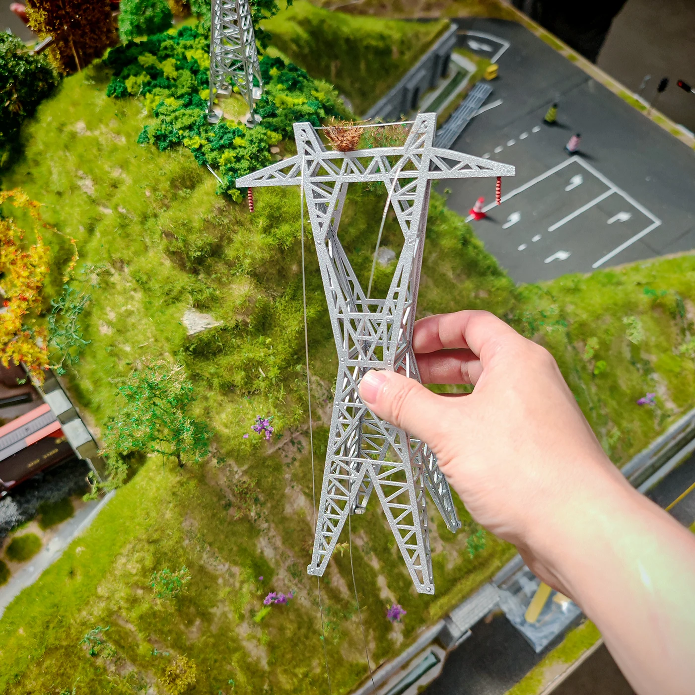 1/200 Maßstab Realistischer Hochspannungs-Elektroturm Mini-Modell für Modelleisenbahn-Diorama Mikrolandschaft Szenerie – Detail 6