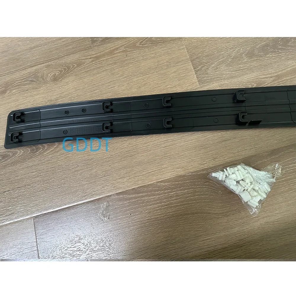 1 Piece Rear Bumper Step Plate for Pajero Sport K80 K90 Rear Bumper Hoids Down Strip for Bumper Protector Strip MR230333