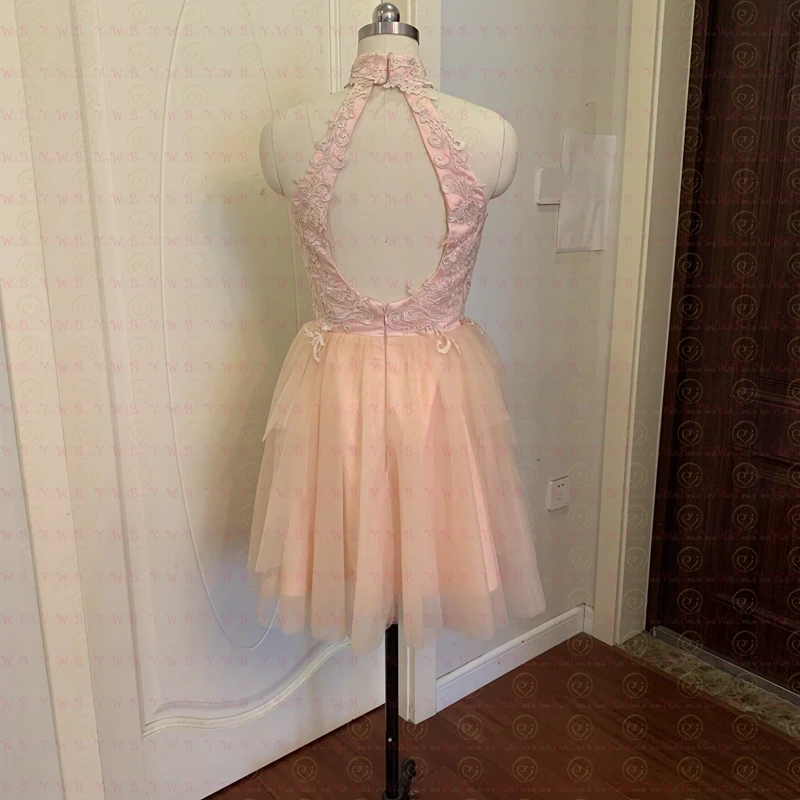 Vestido corto de encaje para baile de graduación, traje rosa con escote Halter, apliques sin mangas, Formal, con espalda abierta