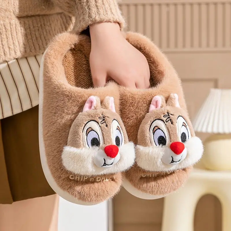 شباشب ديزني القطنية الجديدة تحافظ على الدفء ومقاومة للانزلاق في الشتاء، نمط زوجين كرتوني لطيف أنيمي حلو Qichititi
