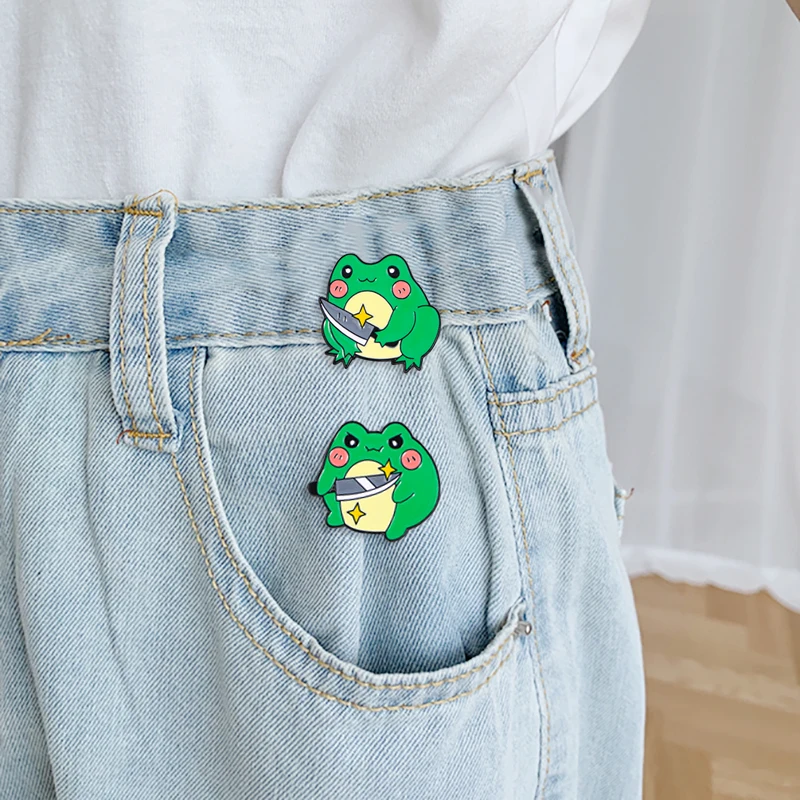 Funny Knife Frog Enamel Pins Cute Green Angry Frog with Star Blade Lapel Badges Enamel Brooch for Backpacks Alt Aesthetic