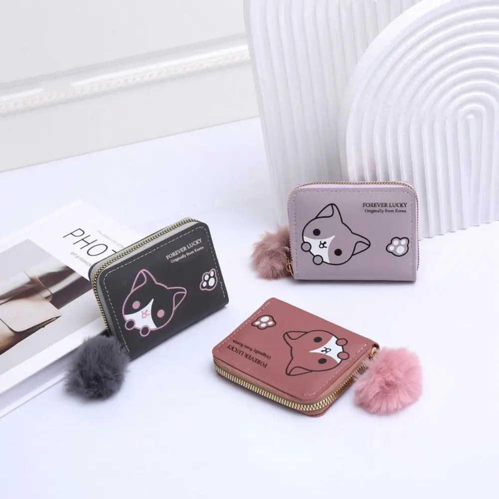 กระเป๋าสตางค์หนัง PU คุณภาพสูงสำหรับผู้หญิง 9 สี พร้อมพวงกุญแจขนปุย กระเป๋าใส่เหรียญลายการ์ตูน ที่ใส่บัตรเครดิต สำหรับผู้หญิงและเด็กผู้หญิง