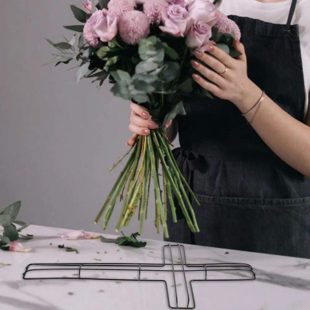 

5Pcs Iron Wreath Frame Cross Shaped Metal Base for DIY Holiday Decorations Wreath Making Craft Projects Wall Hanging Decoration