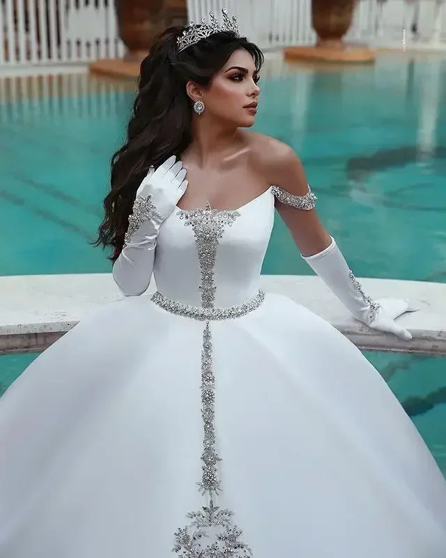 Vestido De fiesta personalizado De talla grande para boda, sin mangas, con hombros descubiertos, cuentas De satén, corte en A, cola De barrido, Vestidos De Novia