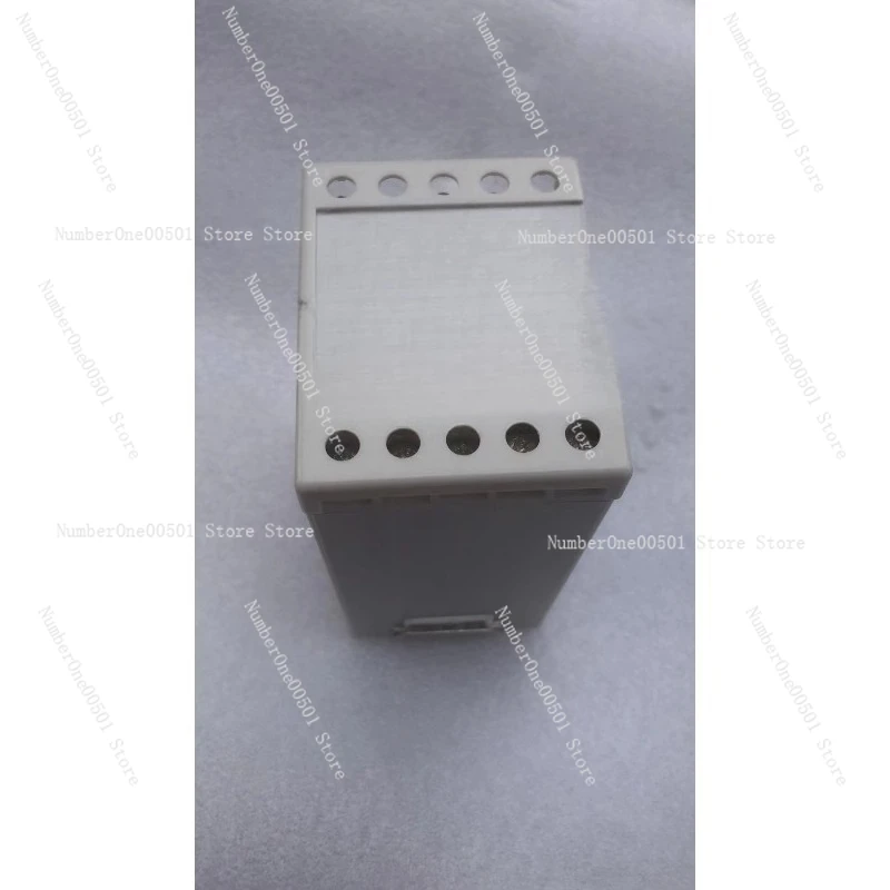 

Электронные компоненты ESD141 ESD138B ESD138C NM181NR4 REC12-690 с постоянным током