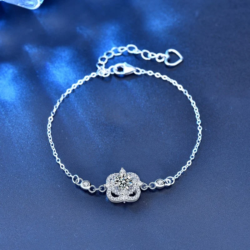 XRA002 Lefei Fashion Luxury Classic Moissanite Design 1 CT White Clover Bracelets For Charm Women s925 Silver Party Jewelry Gift