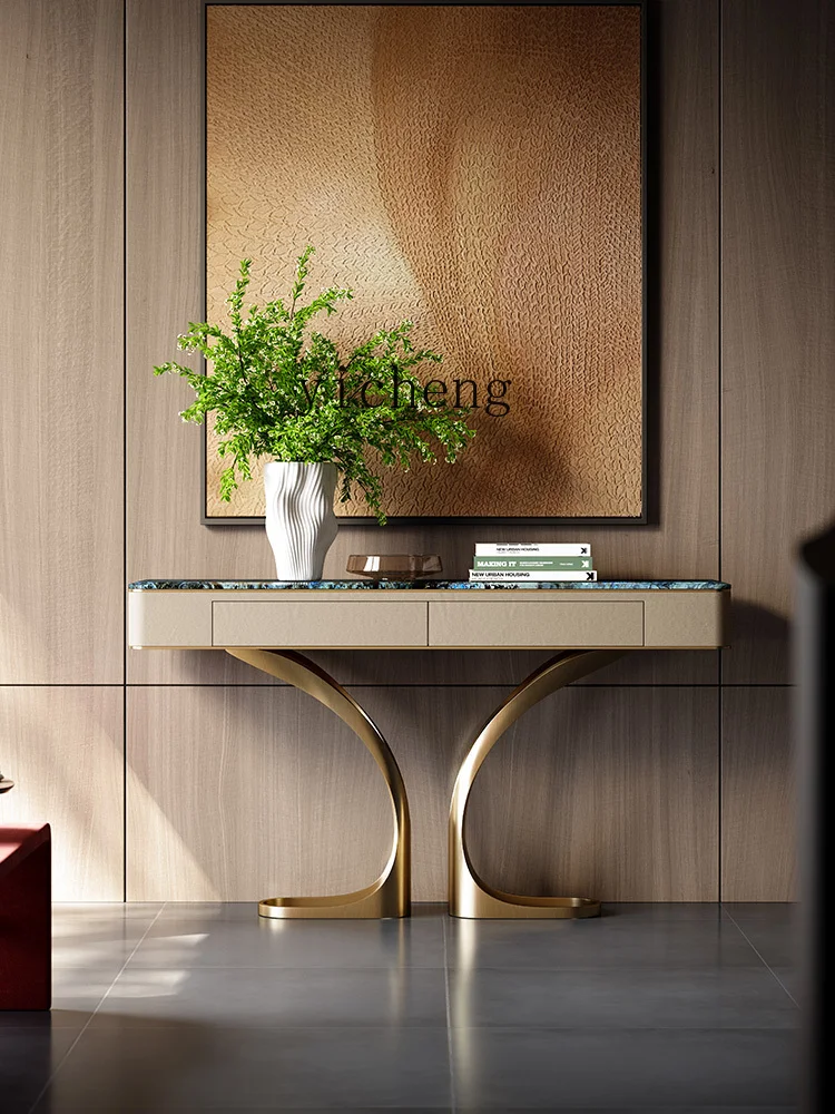 TWR face à la porte, salon contre le mur, table en marbre naturel haut de gamme