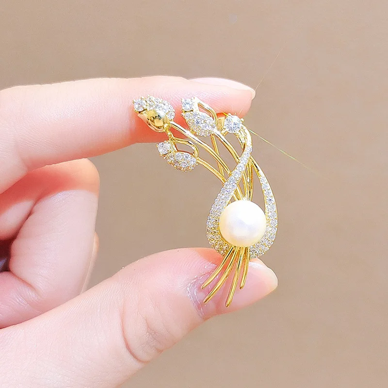 Elegant tulip high-grade exquisite Brooch 2021 new fashion design imitation pearl sweater pin accessories