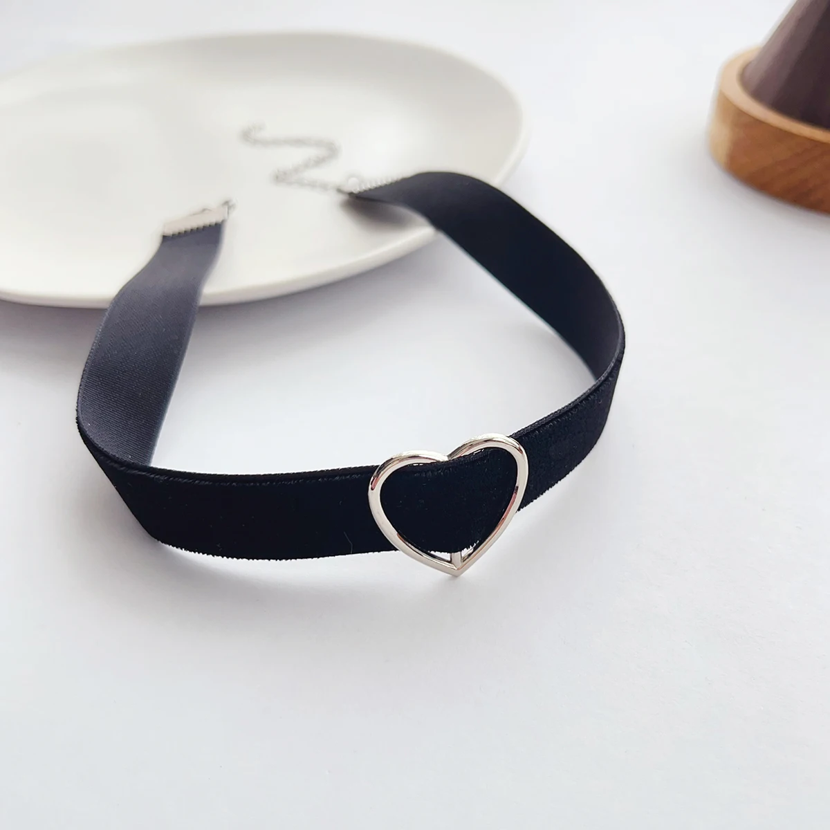 Simple vintage black velvet with love choker neck with collar neck ring Choker necklace for women