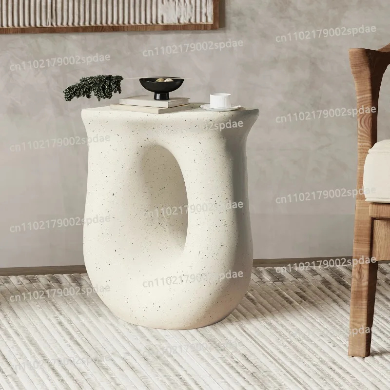 u-shaped-geometric-side-table-lightweight-accent-end-table-modern-home-furniture-for-bedroom-living-room-decor