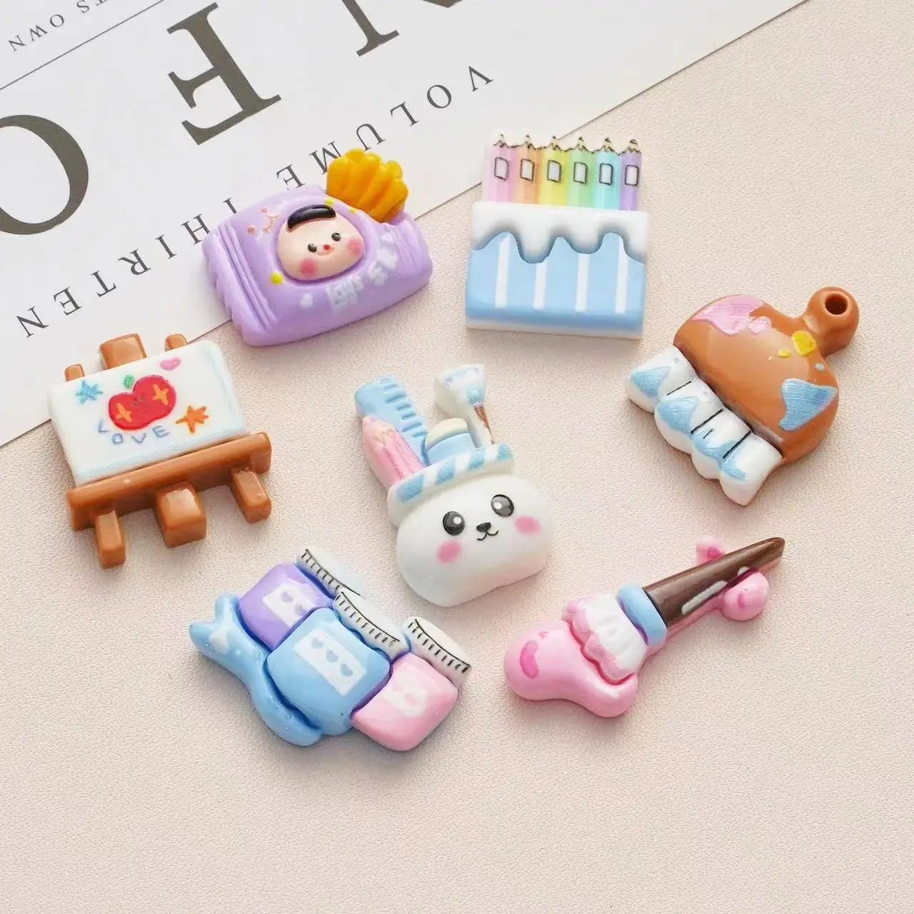 Resin Cartoon Simulation paint bottle, drawing board, brush Flatback Cabochon Scrapbook 10PCS DIY Decor Figurines Accessories